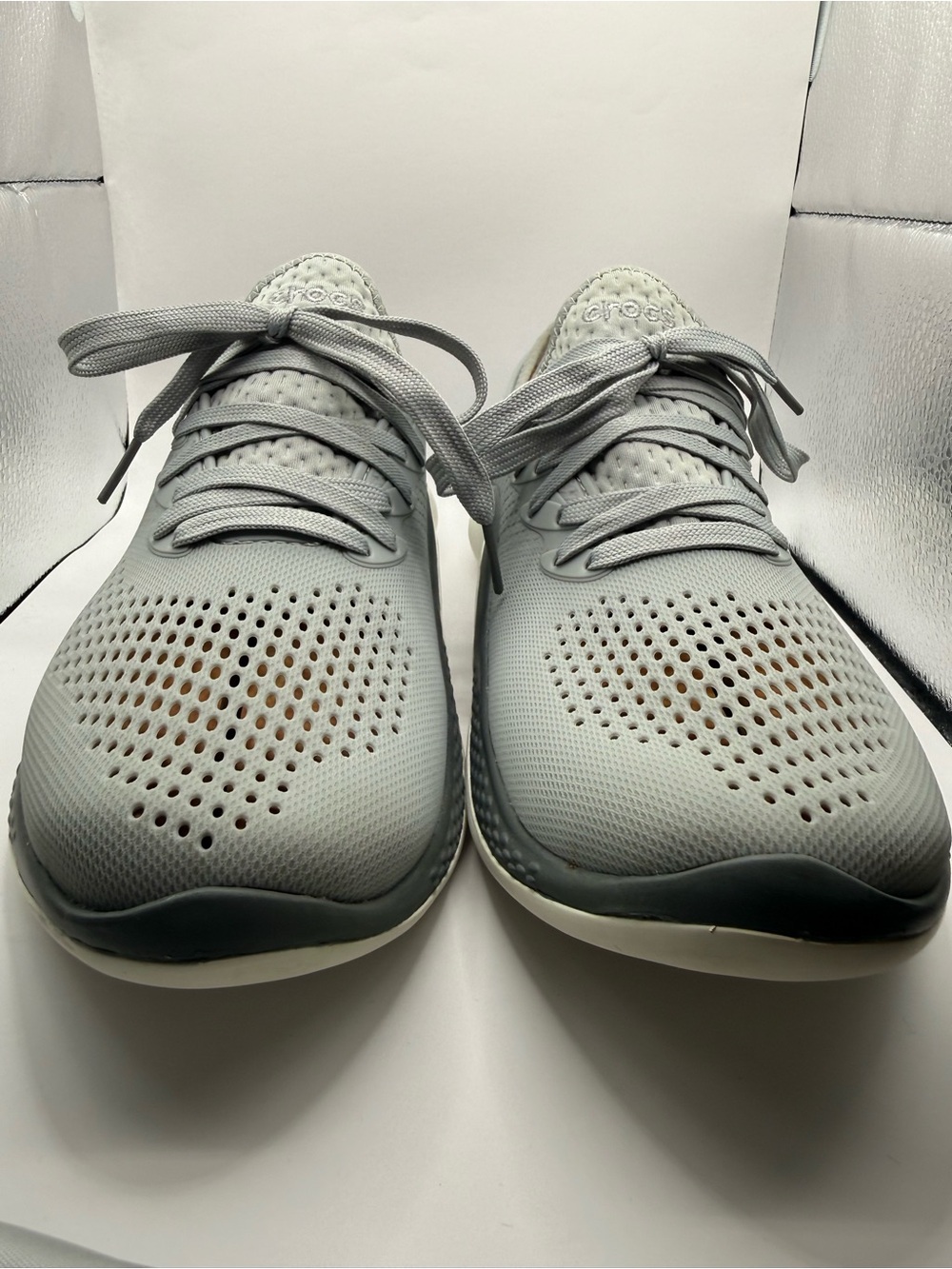 Crocs Men’s literide Lightweight Gray Mesh Lace-Up Sneakers like new